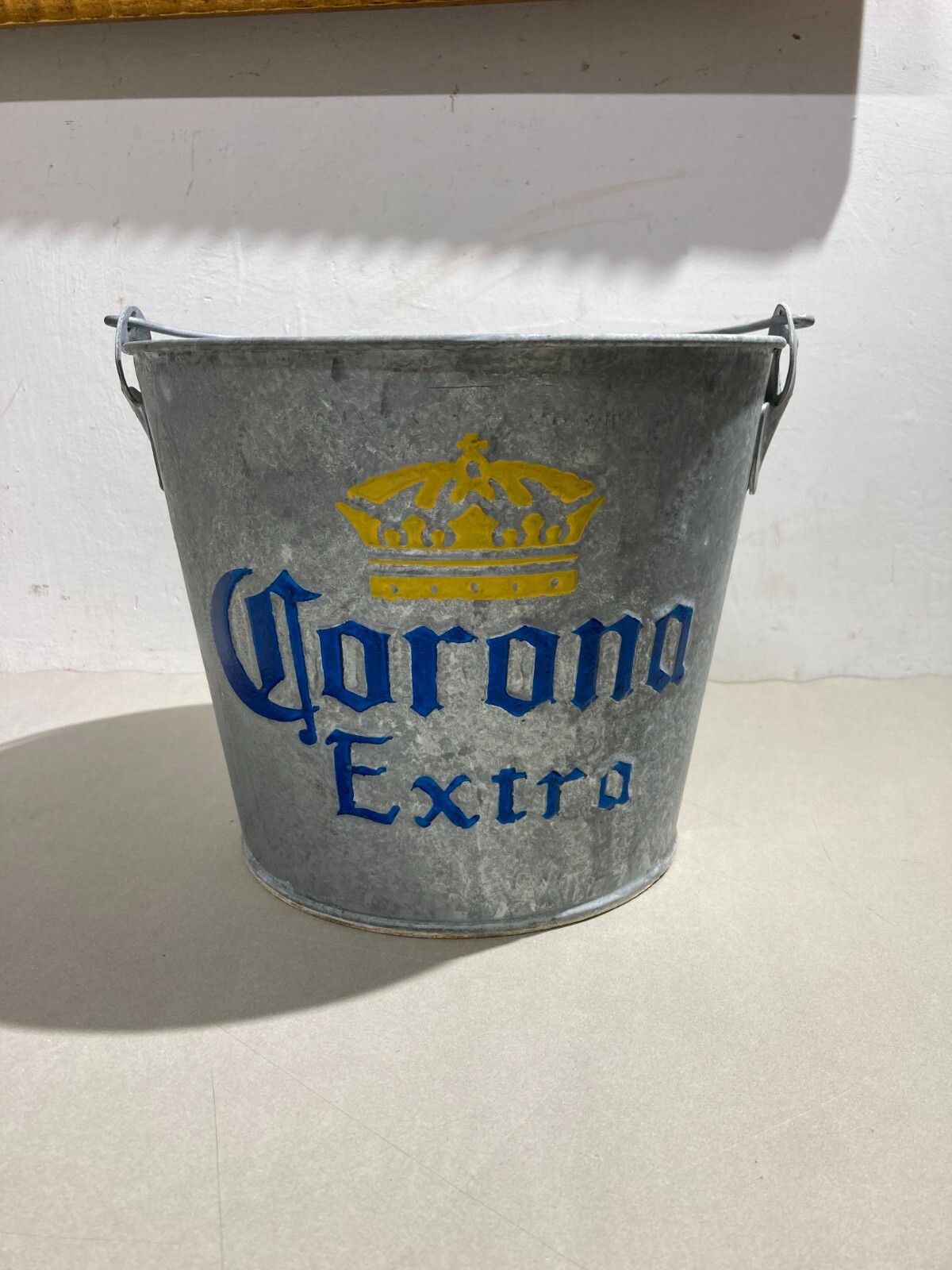 Corona Extra: Secchio Pubblicitario In Metallo