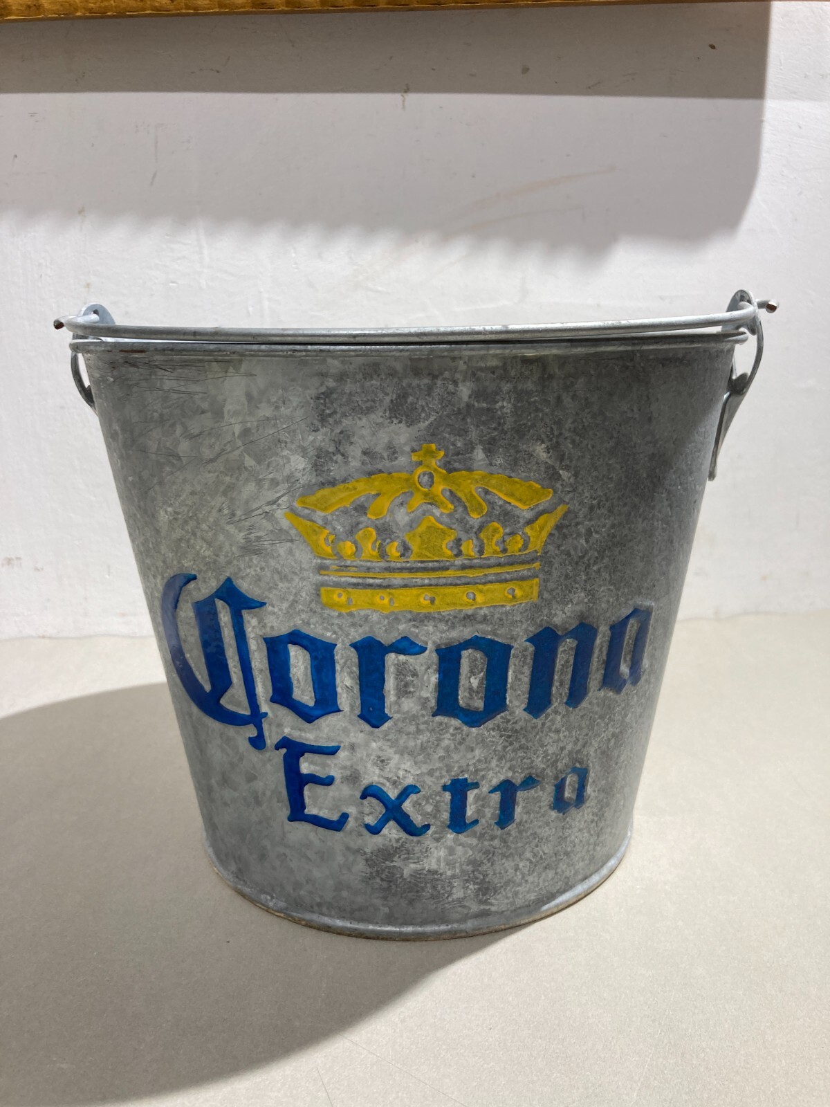Corona Extra: Secchio Pubblicitario In Metallo