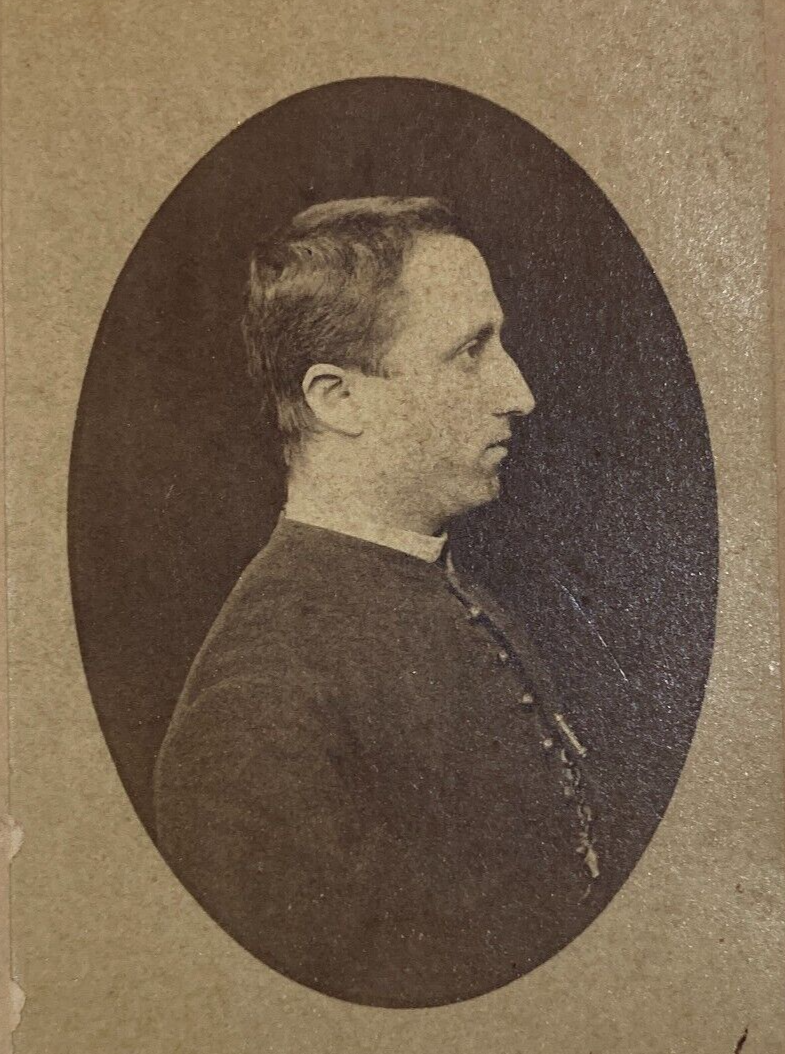 Fotografia Da Collezione: Ritratto Di Prelato. Fotografo Hicki, Ancona. Antica.