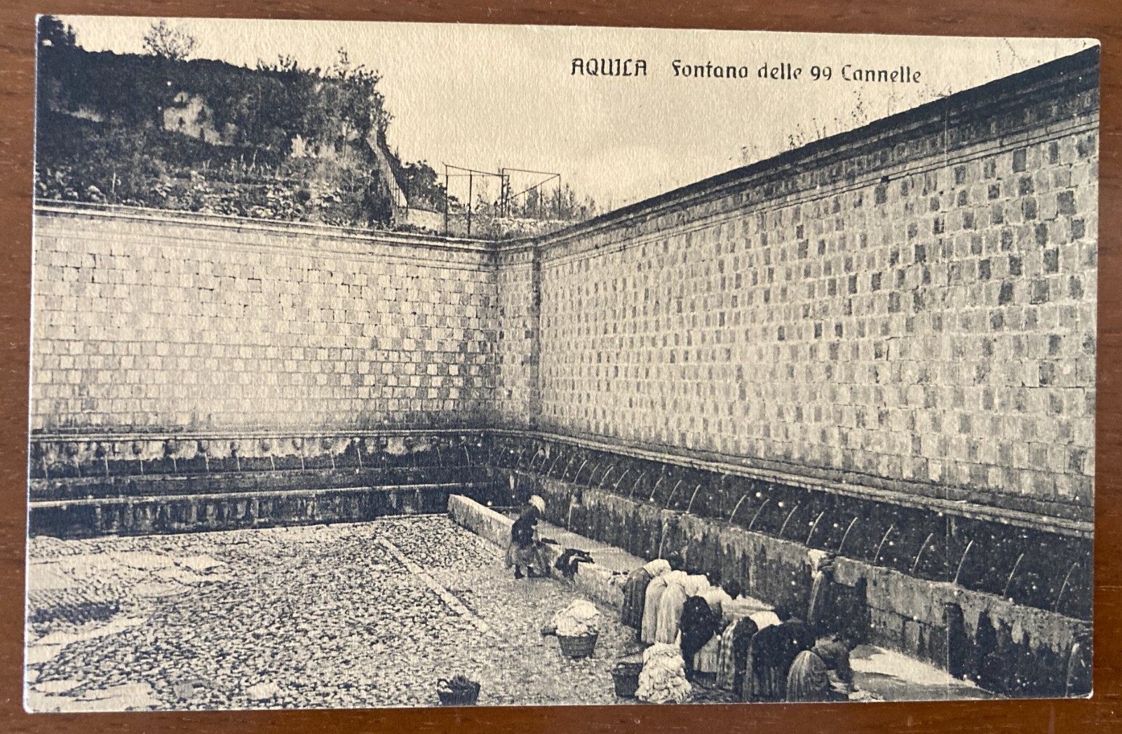 Abruzzo, L'Aquila, Fontana Delle 99 Cannelle Con Lavandaie, Cartolina d'Epoca