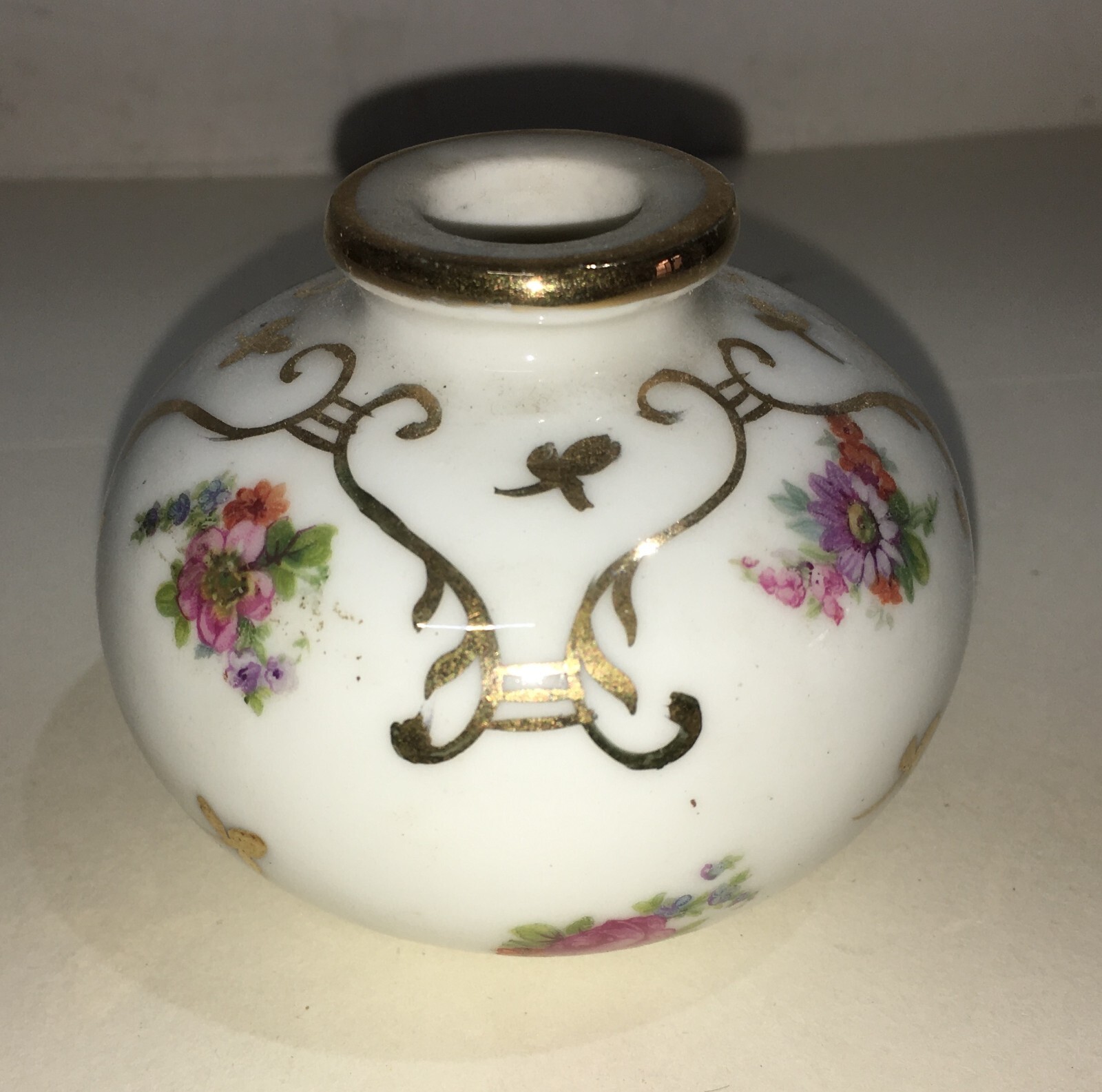 Soprammobile Decorativo In Porcellana   Vasetto Floreale Con Dorature