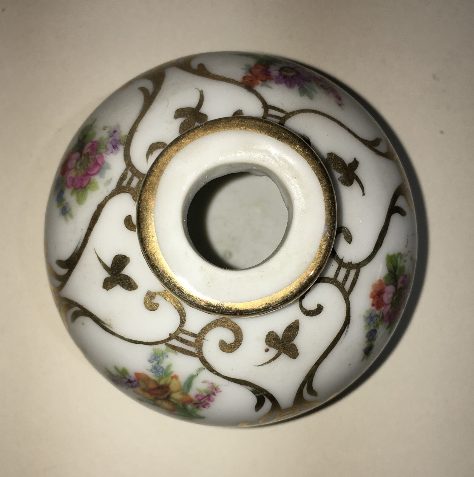 Soprammobile Decorativo In Porcellana   Vasetto Floreale Con Dorature
