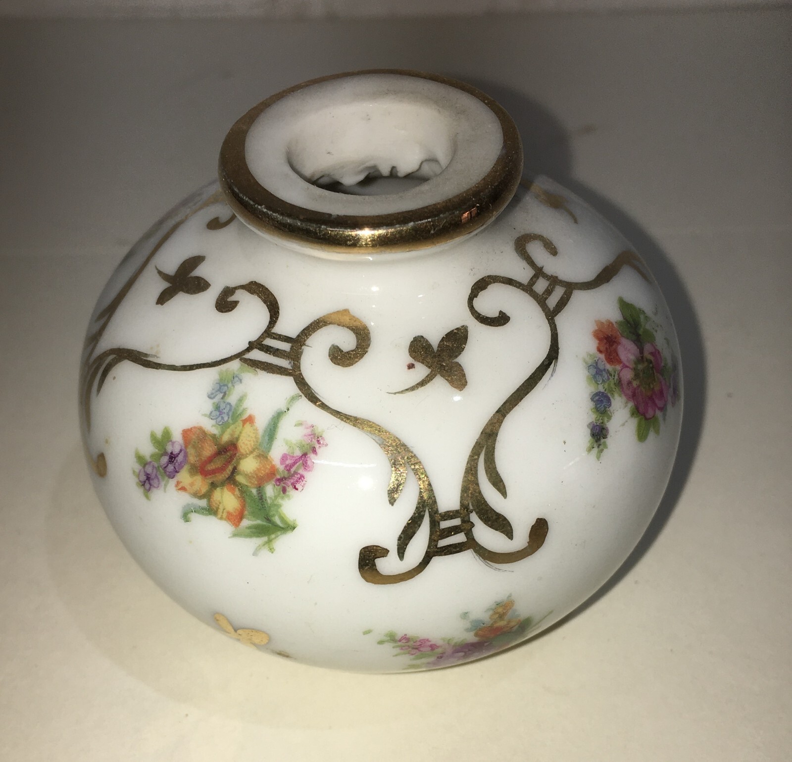 Soprammobile Decorativo In Porcellana   Vasetto Floreale Con Dorature