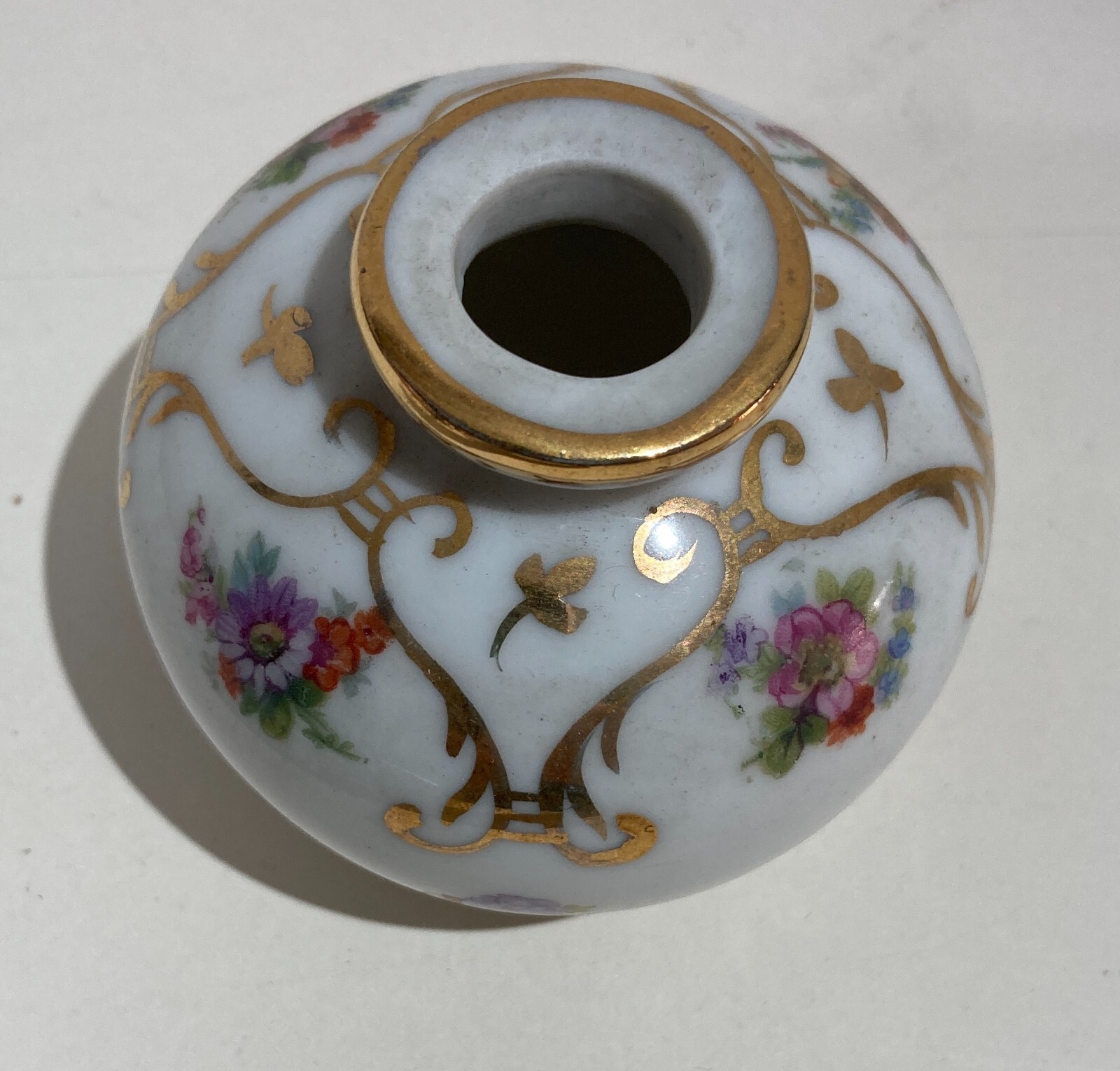 Soprammobile Decorativo In Porcellana   Vasetto Floreale Con Dorature