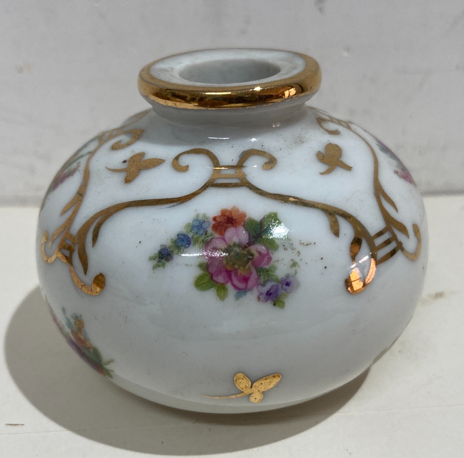 Soprammobile Decorativo In Porcellana   Vasetto Floreale Con Dorature