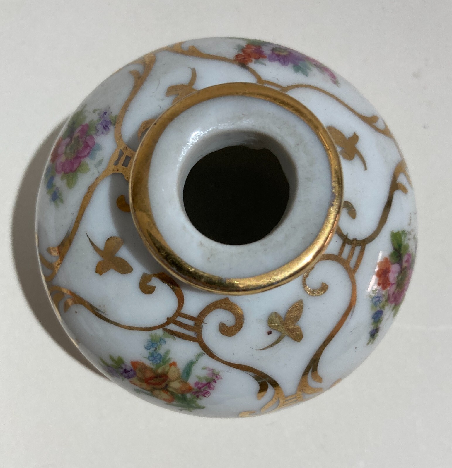 Soprammobile Decorativo In Porcellana   Vasetto Floreale Con Dorature