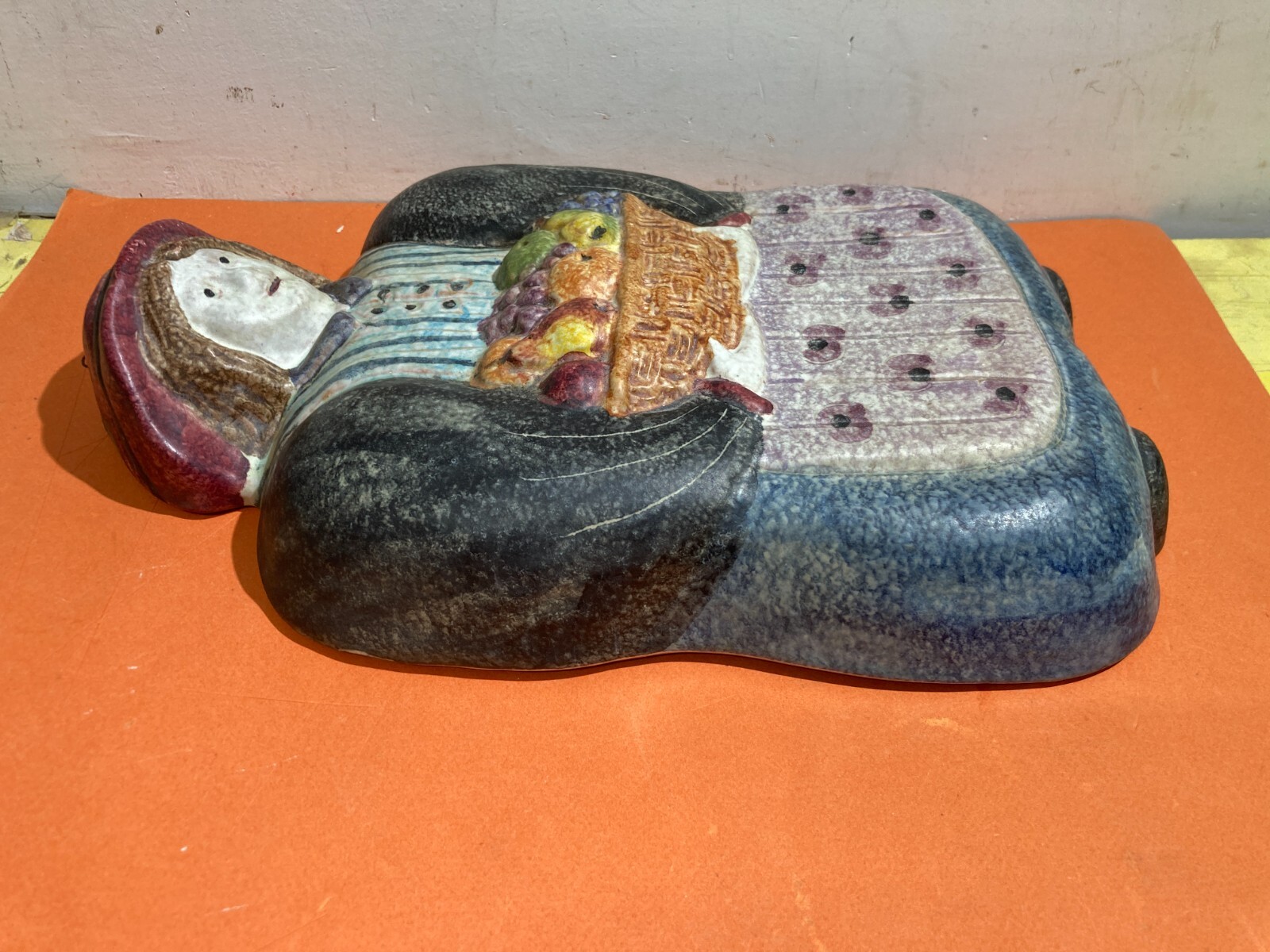 Ceramica Policroma Italica Ars   Figura Femminile Con Cesto Di Frutta