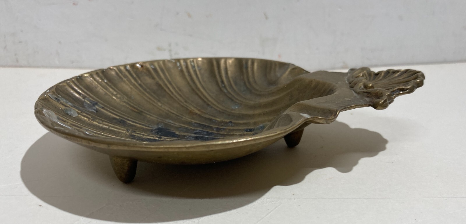Soprammobile Artistico A Forma Di Conchiglia   Posacenere In Ottone