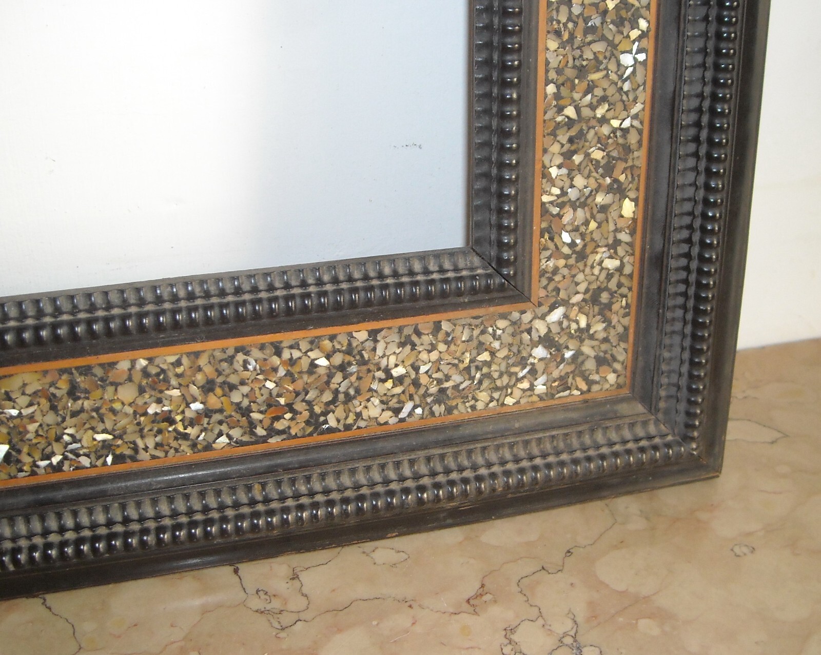 Antica Cornice Decorativa Con Intarsi In Madreperla