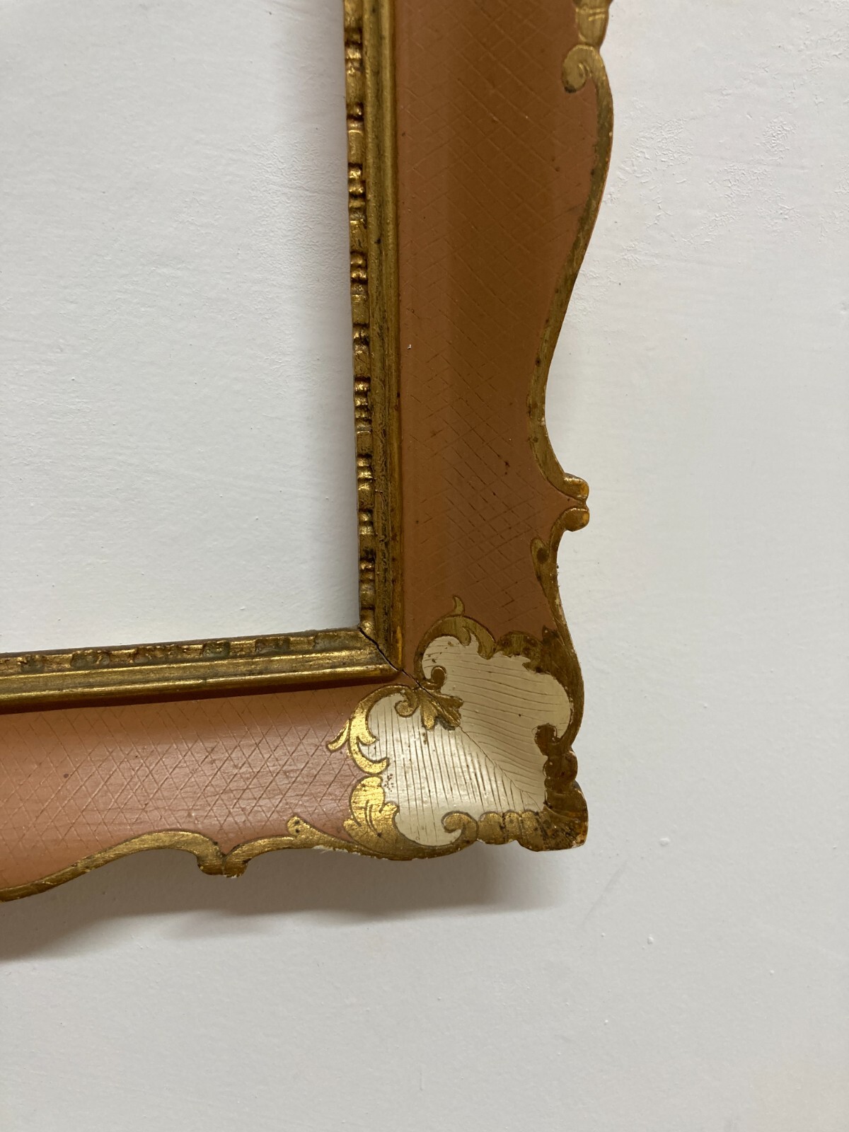 Cornice Decorativa d'Epoca In Legno Dorato E Laccato