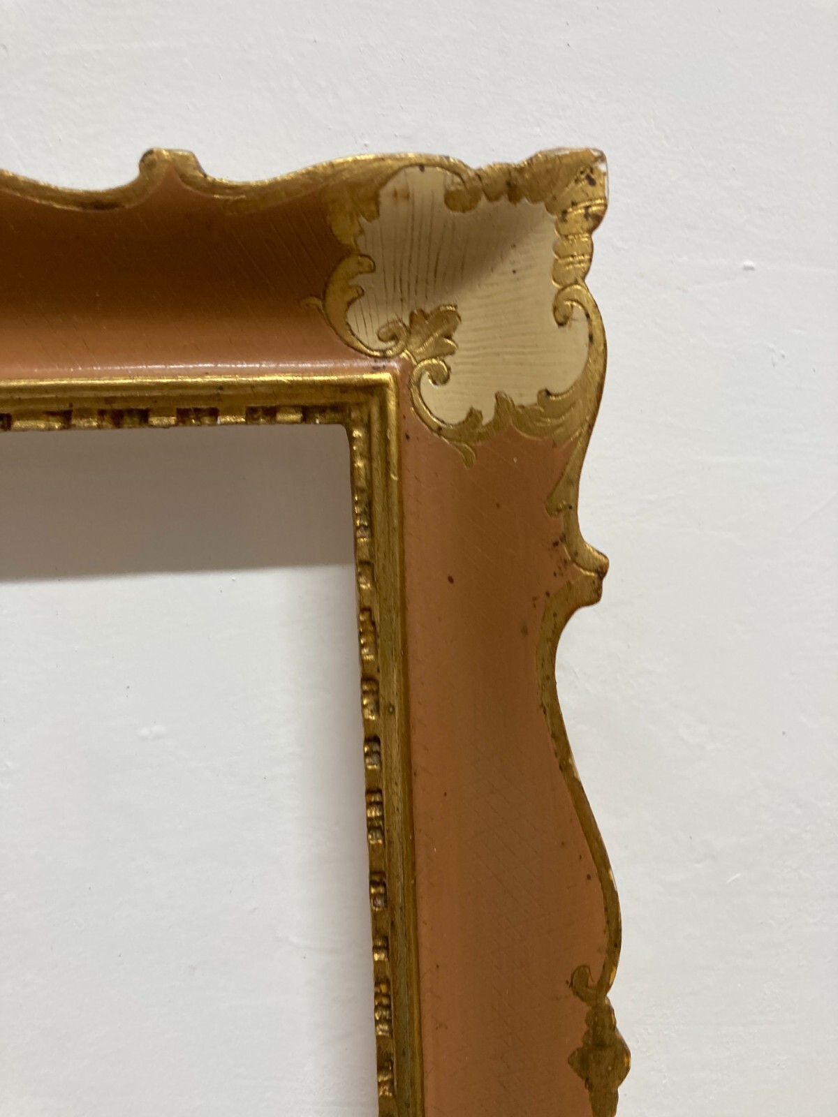 Cornice Decorativa d'Epoca In Legno Dorato E Laccato