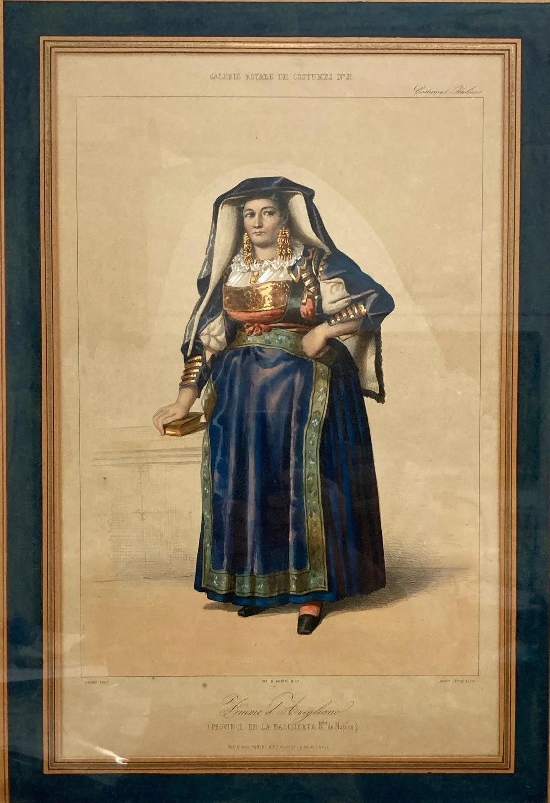Donna di Avigliano, Basilicata: Costume Popolare e Tradizioni Lucane. Litografia a Colori.