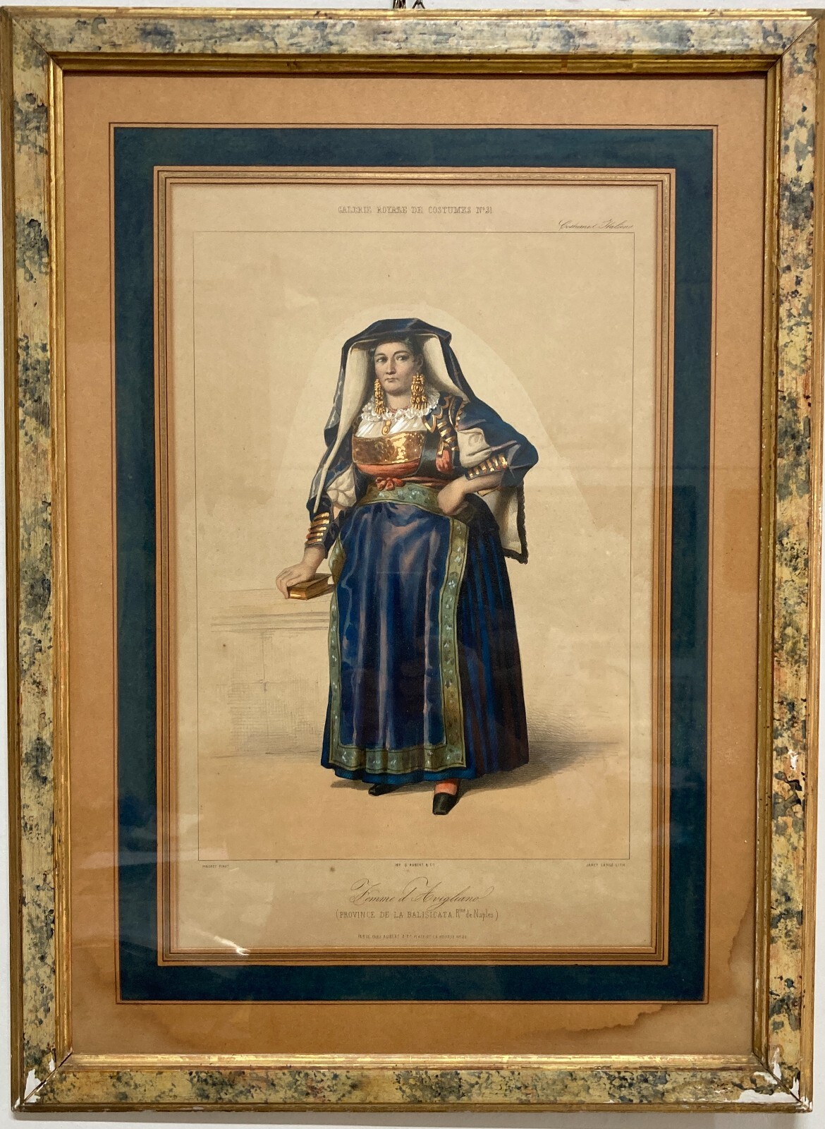 Donna Di Avigliano, Basilicata: Costume Popolare E Tradizioni Lucane. Litografia A Colori.