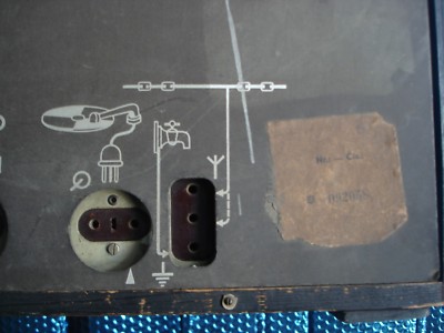 Radio Mikrofona MK 310: Apparecchio Radiofonico d'Epoca In Legno