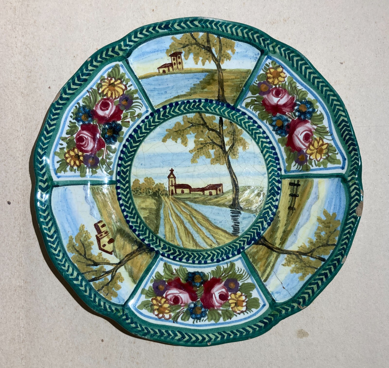 Piatto Decorativo In Ceramica Con Paesaggi E Decori Floreali, Ceramiche Bozzelli, Abruzzo