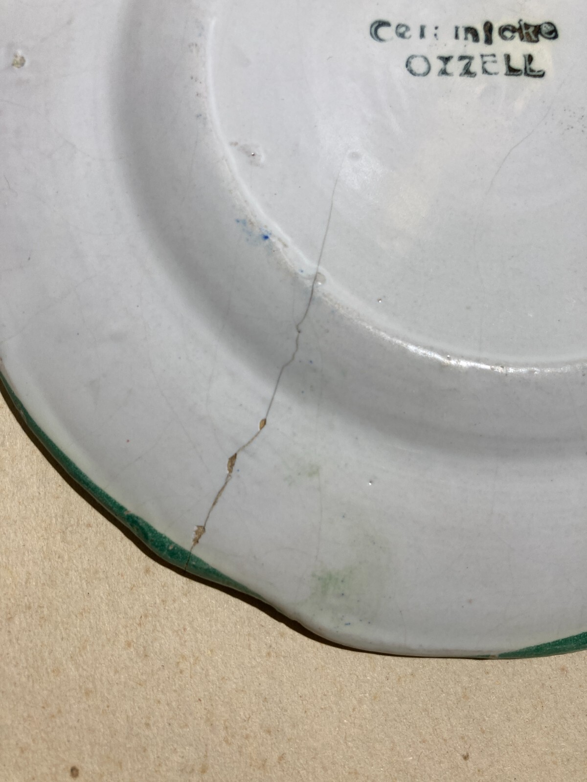 Piatto Decorativo In Ceramica Con Paesaggi E Decori Floreali, Ceramiche Bozzelli, Abruzzo