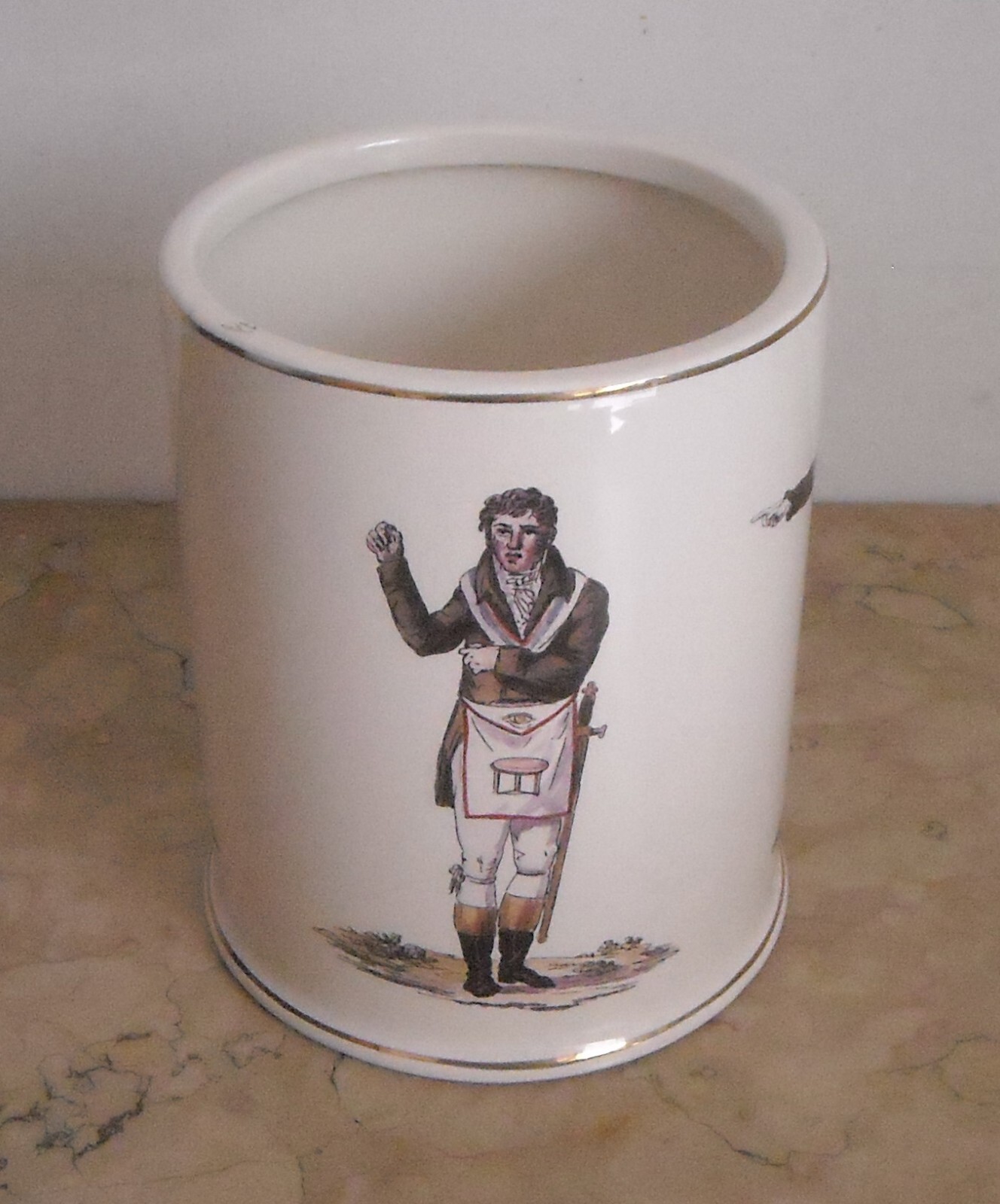 Massoneria: Vaso In Porcellana Con Simbologia E Gesti Identificativi