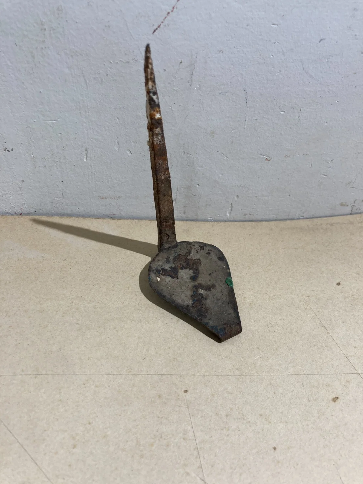 Ferri da Collezione: Antico Oggetto in Ferro (probabile Supporto)