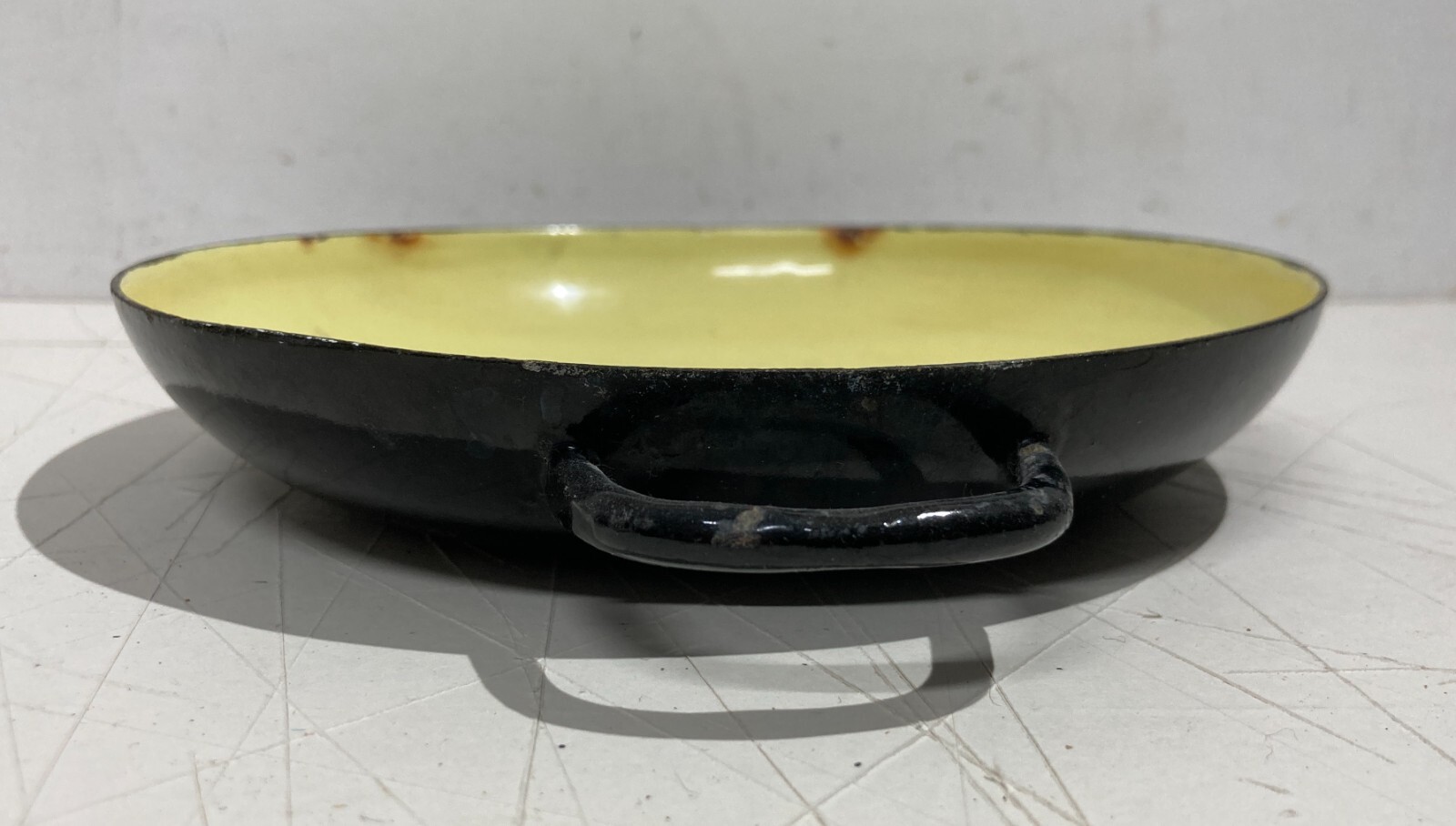 Scodella In Metallo Smaltato Giallo E Nero, Design Anni '70