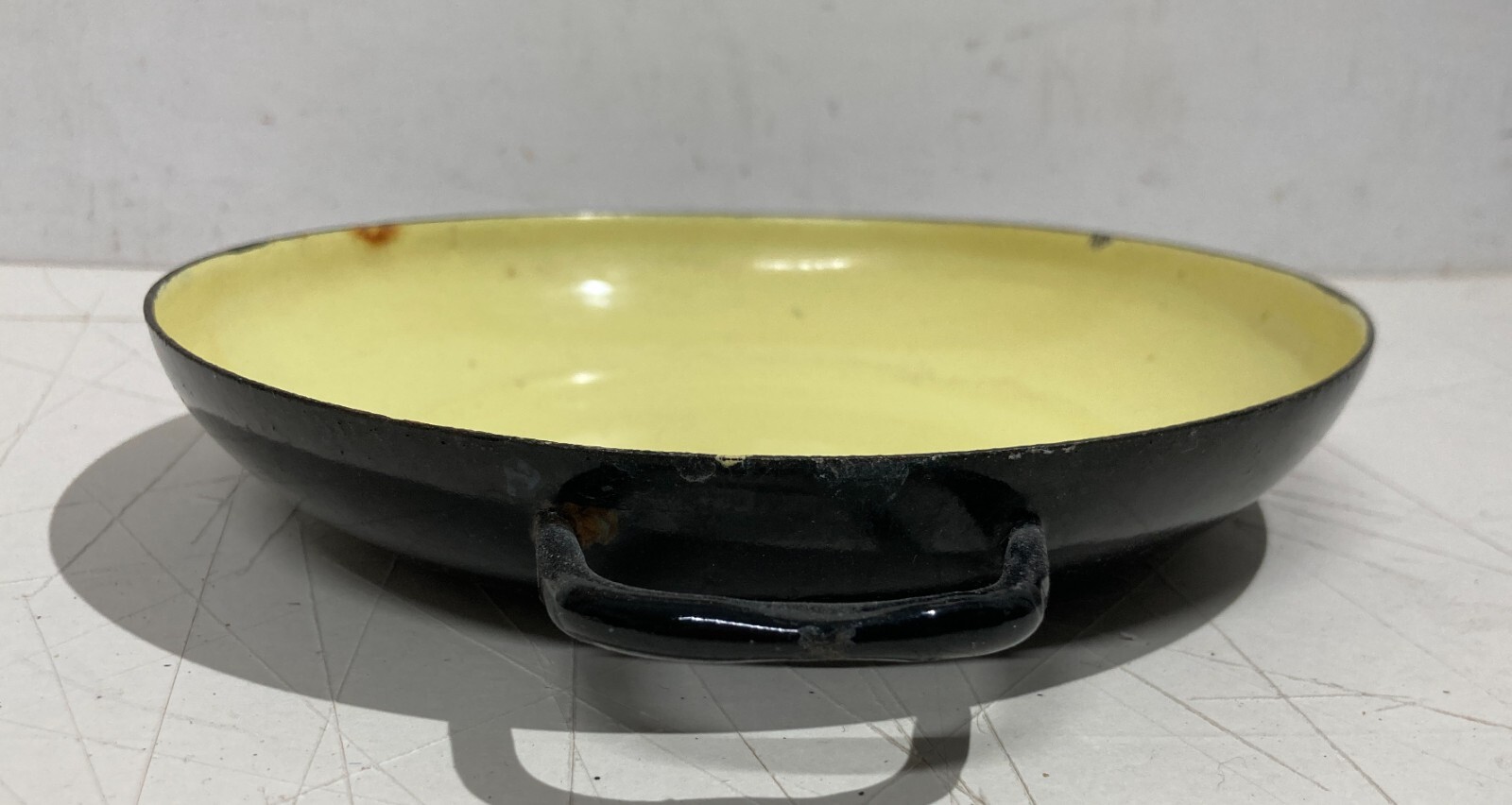 Scodella In Metallo Smaltato Giallo E Nero, Design Anni '70