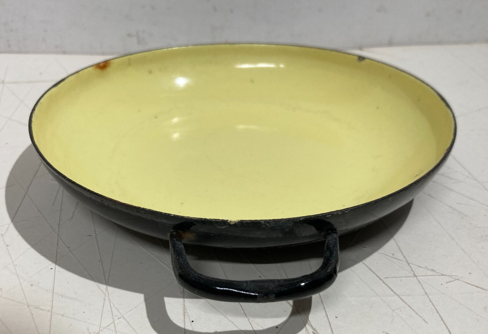 Scodella In Metallo Smaltato Giallo E Nero, Design Anni '70