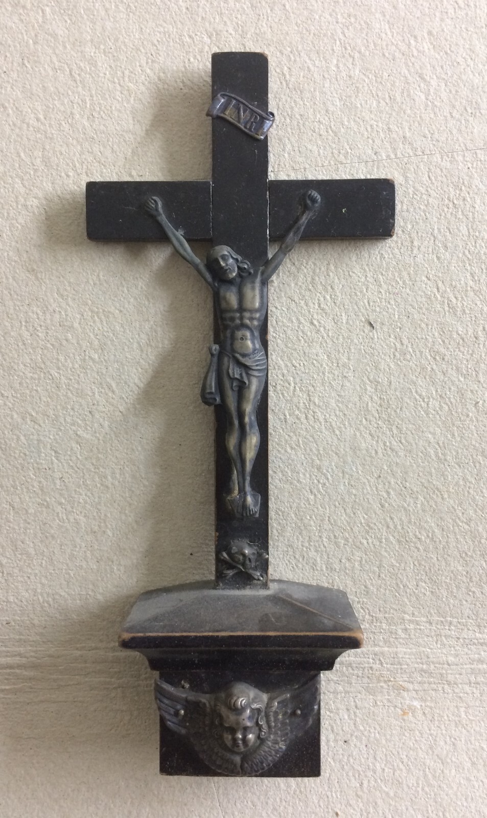 Crocifisso Devozionale In Legno Ebanizzato E Argento Dell'Ottocento