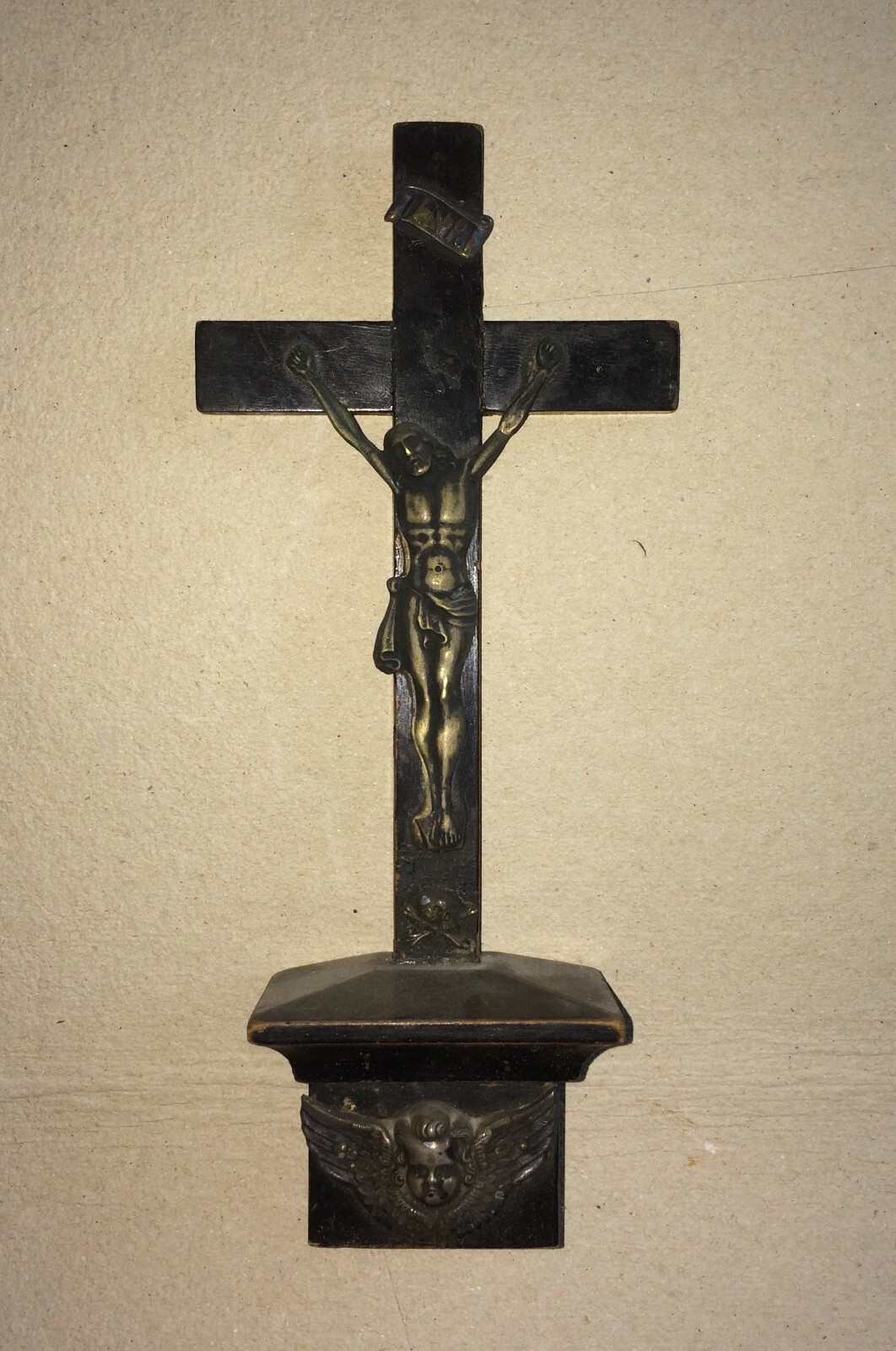 Crocifisso Devozionale In Legno Ebanizzato E Argento Dell'Ottocento