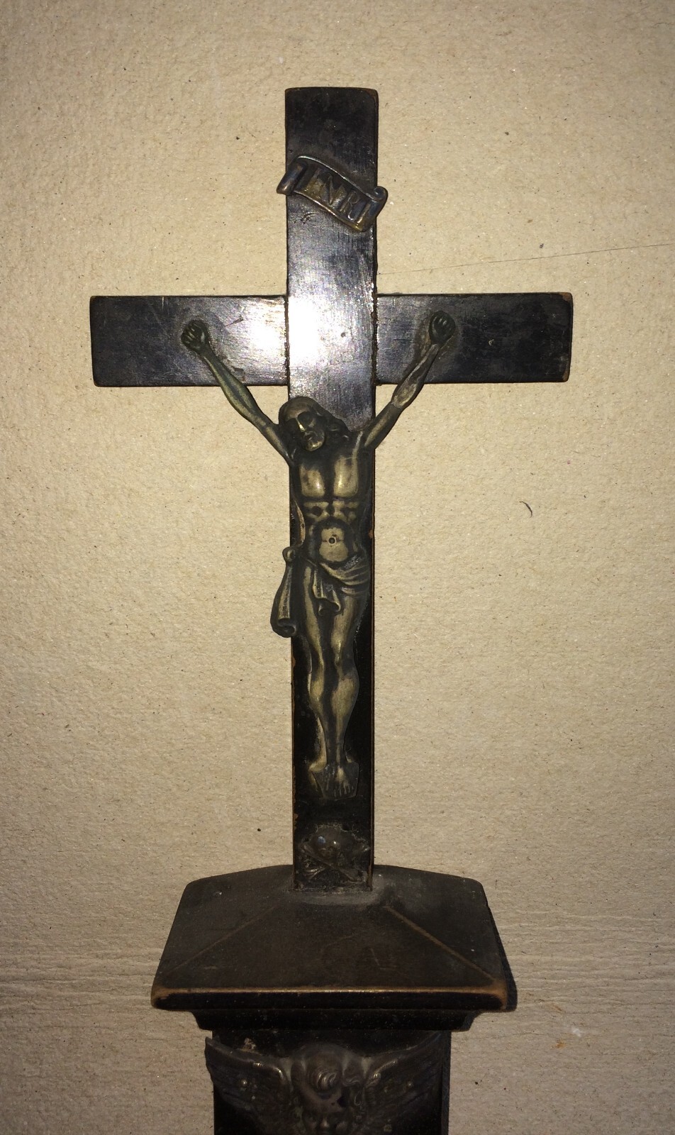 Crocifisso Devozionale In Legno Ebanizzato E Argento Dell'Ottocento