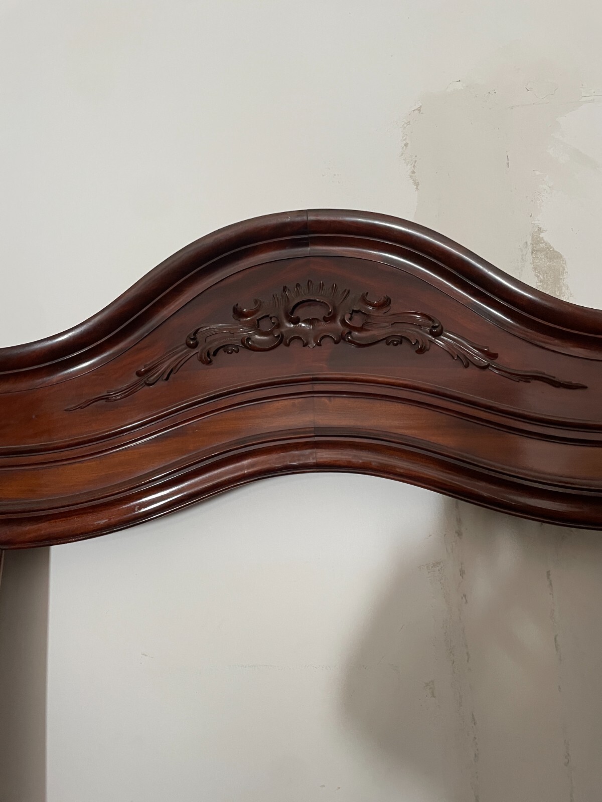 Grande Cornice Monumentale In Legno Intagliato, XIX Secolo