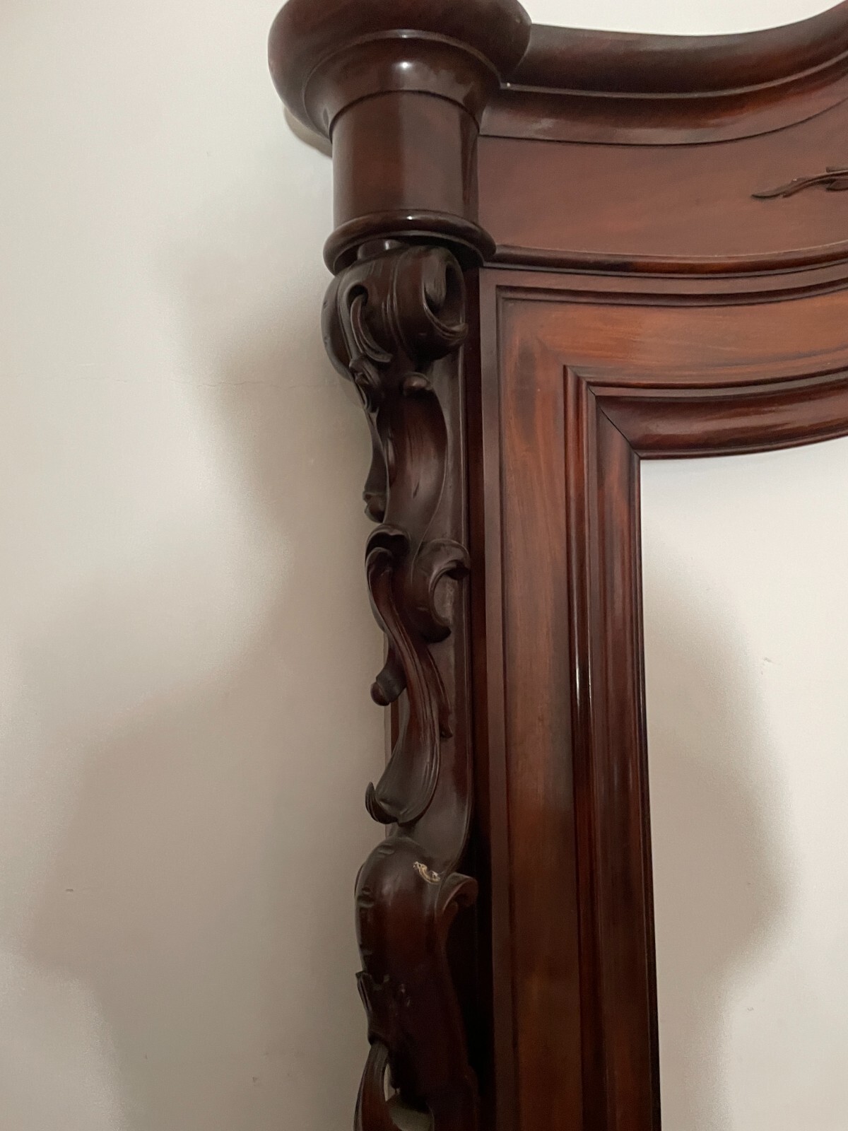 Grande Cornice Monumentale In Legno Intagliato, XIX Secolo