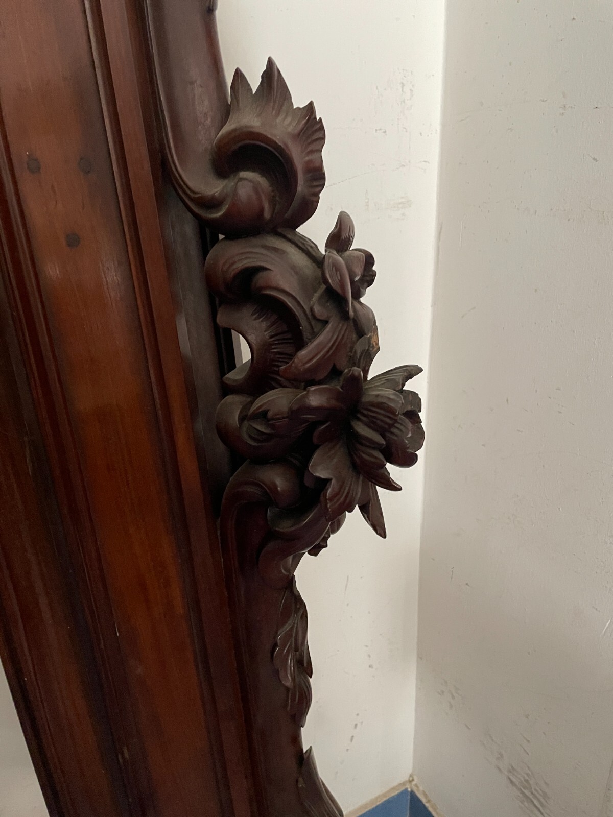 Grande Cornice Monumentale In Legno Intagliato, XIX Secolo