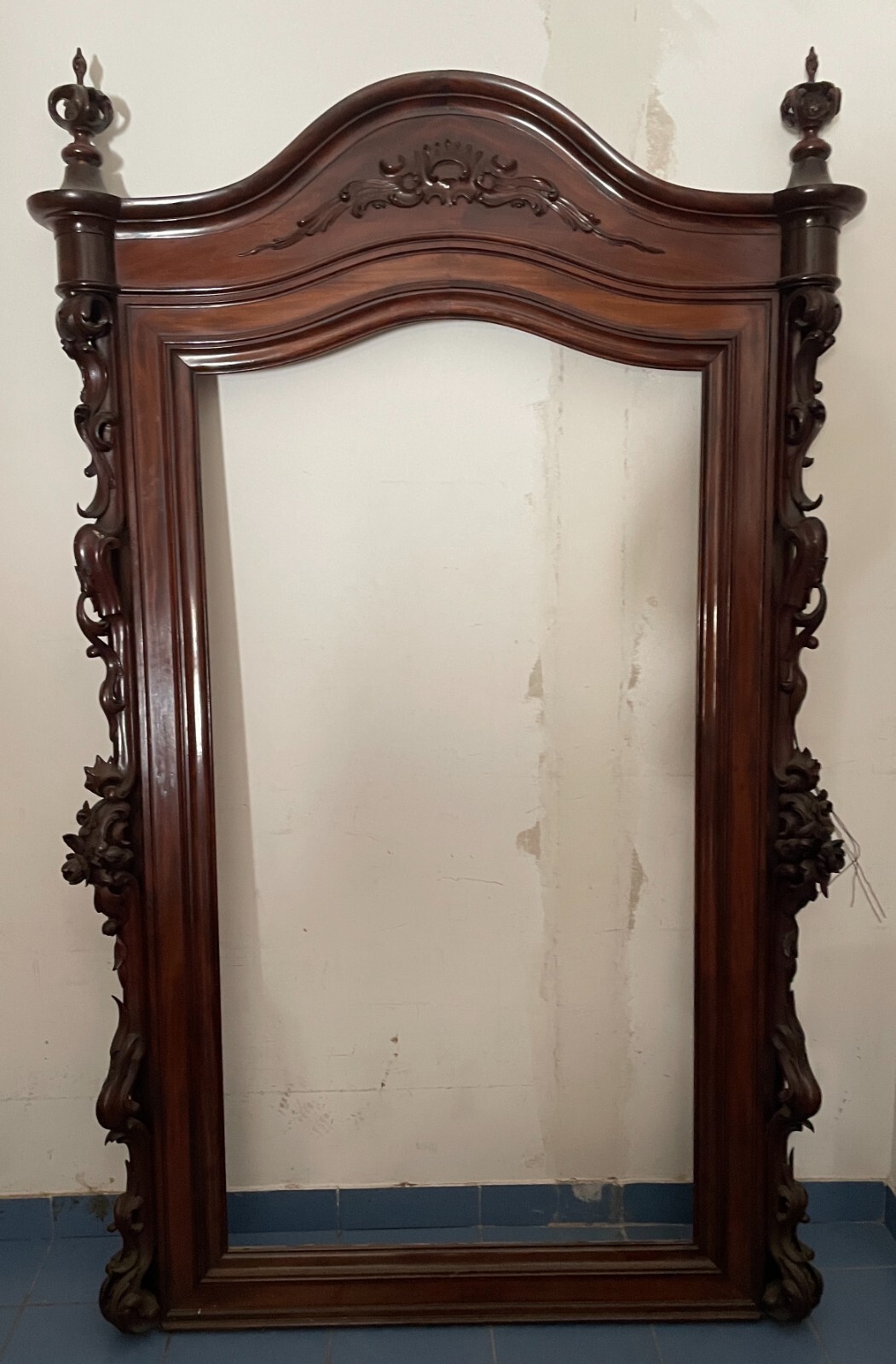Grande Cornice Monumentale In Legno Intagliato, XIX Secolo