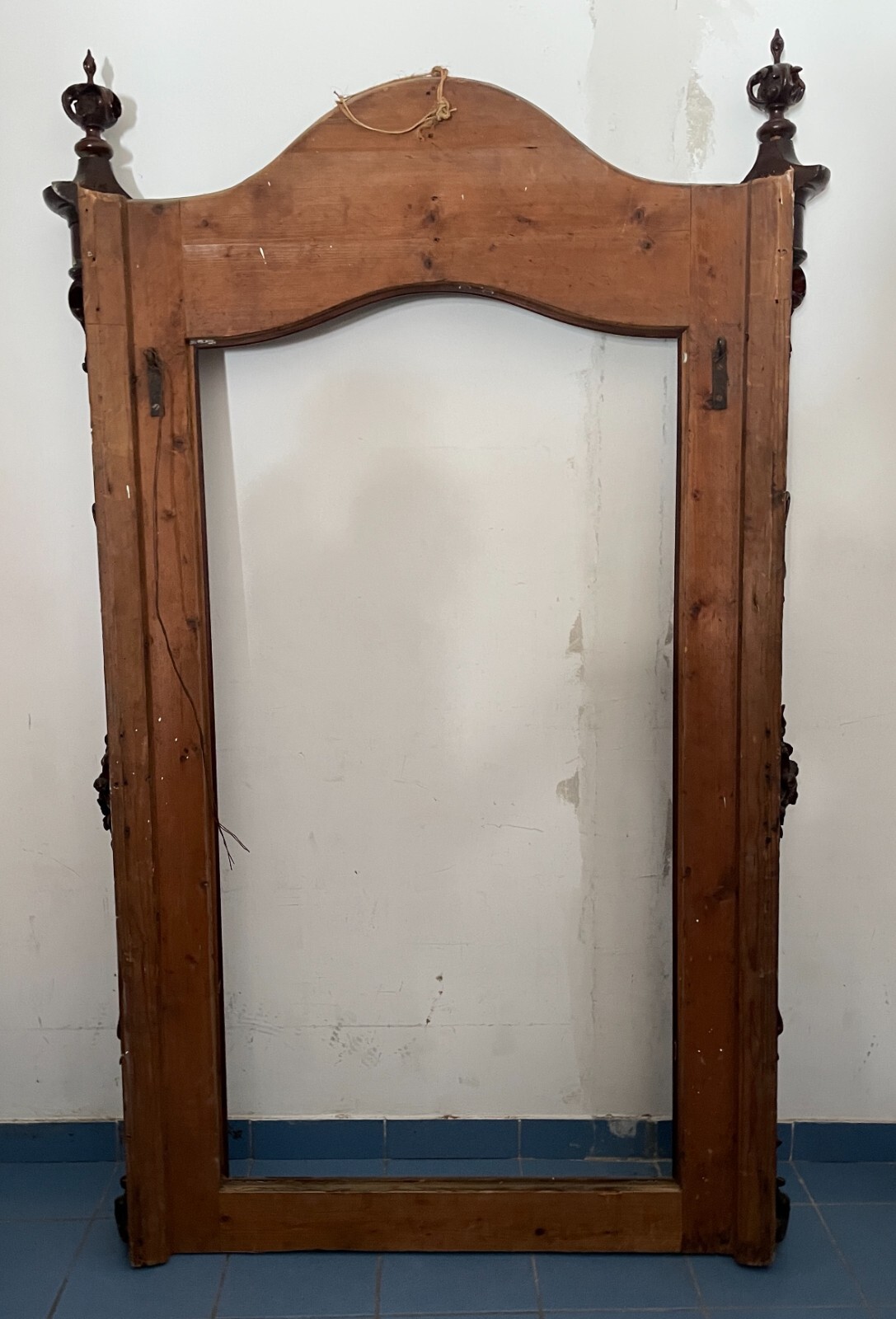 Grande Cornice Monumentale In Legno Intagliato, XIX Secolo