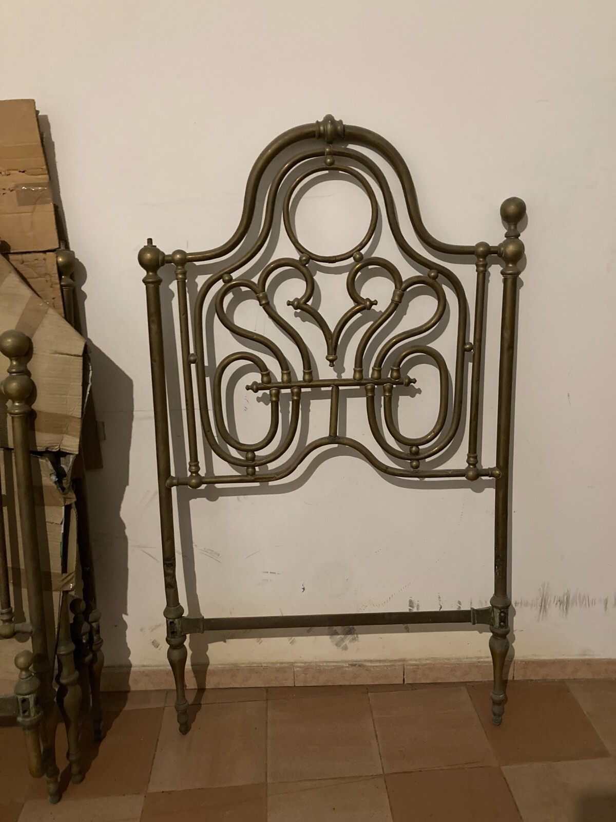 Arredamento d'Epoca: Antico Letto Matrimoniale In Ottone A Due Letti Distinti, XIX Secolo