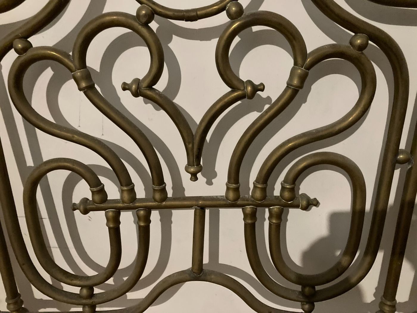 Arredamento d'Epoca: Antico Letto Matrimoniale In Ottone A Due Letti Distinti, XIX Secolo