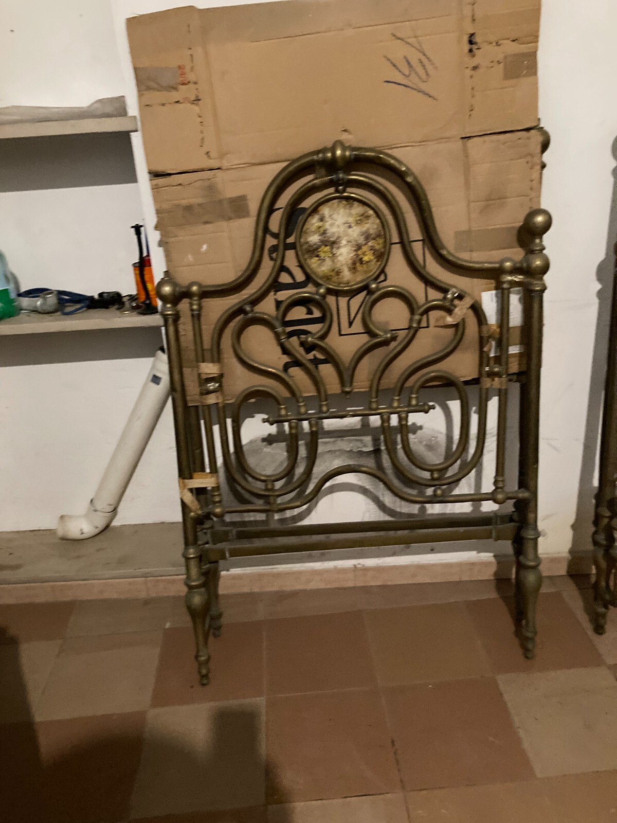 Arredamento d'Epoca: Antico Letto Matrimoniale In Ottone A Due Letti Distinti, XIX Secolo