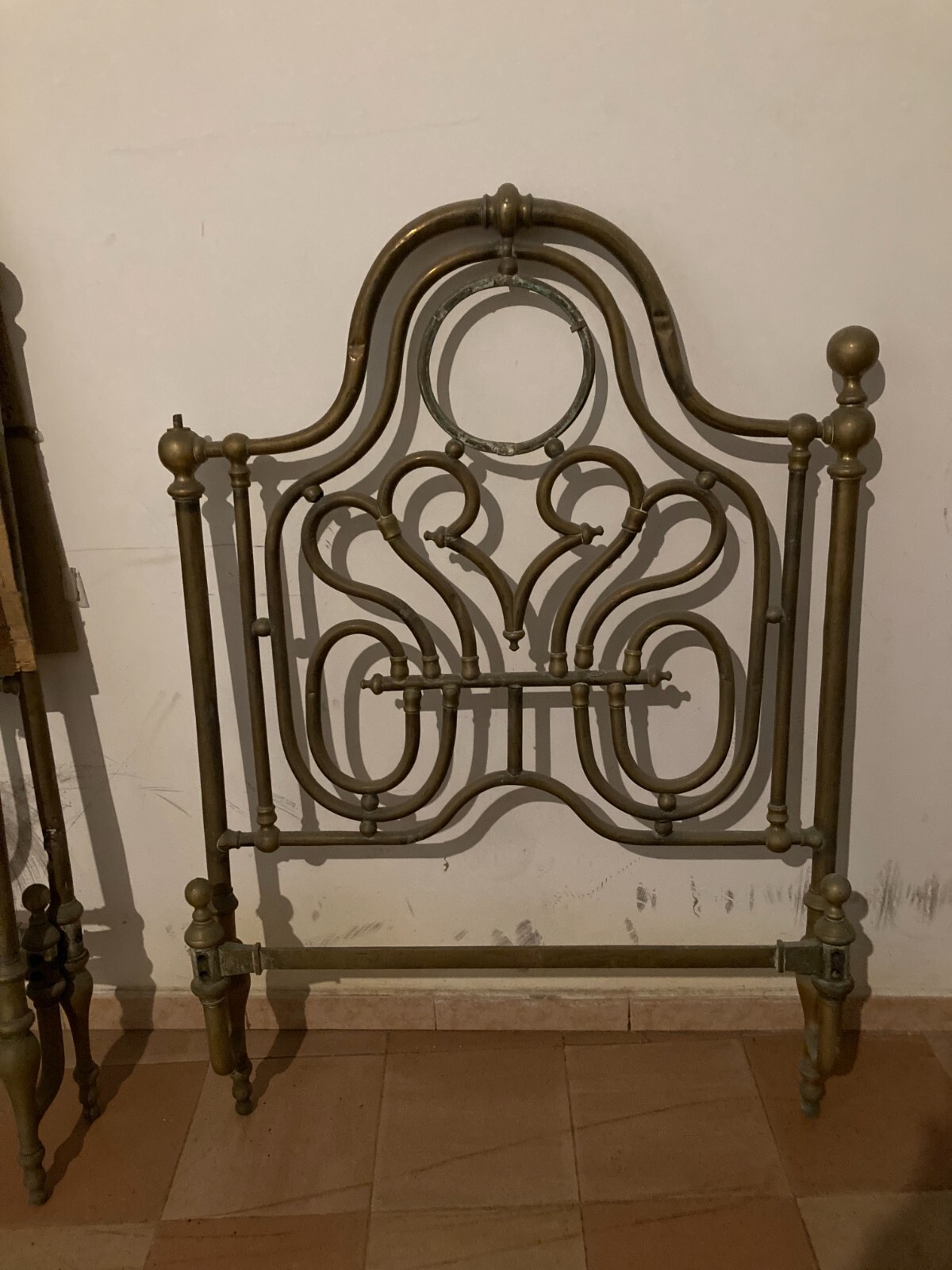 Arredamento d'Epoca: Antico Letto Matrimoniale In Ottone A Due Letti Distinti, XIX Secolo