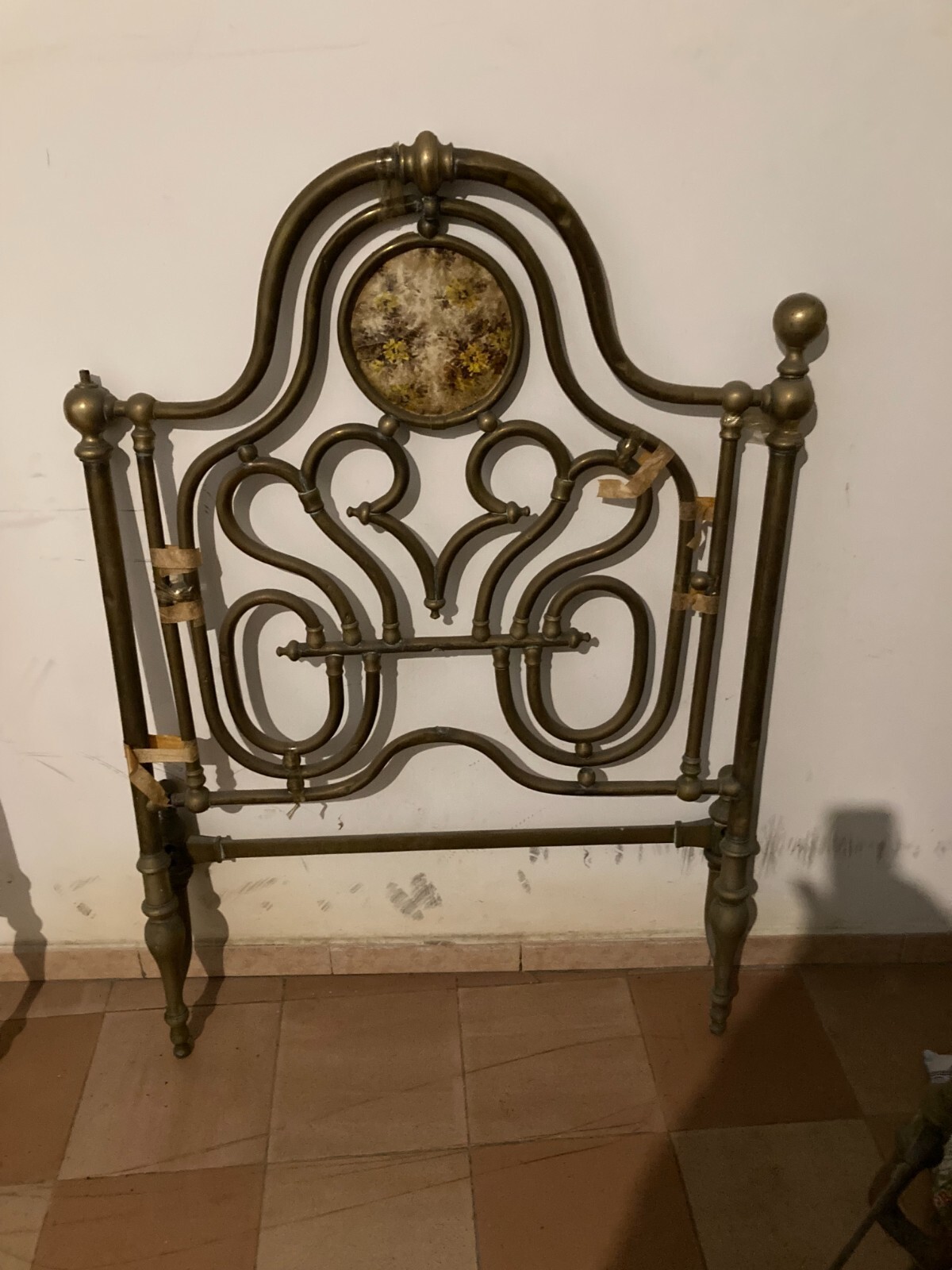 Arredamento d'Epoca: Antico Letto Matrimoniale In Ottone A Due Letti Distinti, XIX Secolo