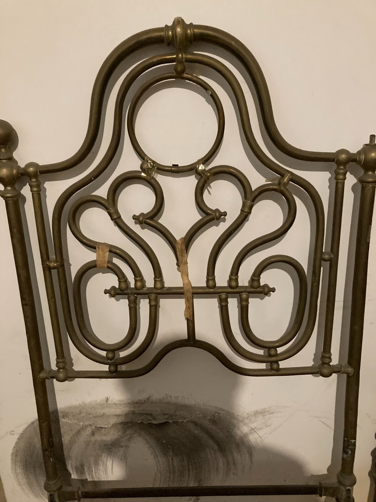 Arredamento d'Epoca: Antico Letto Matrimoniale In Ottone A Due Letti Distinti, XIX Secolo
