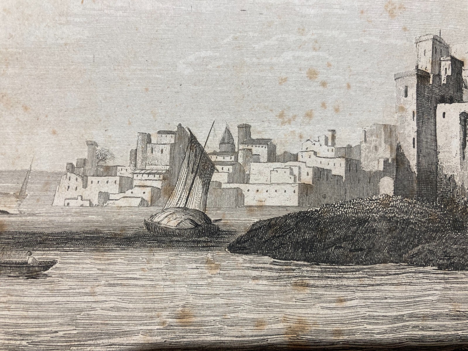 Puglia, Salento, Brindisi: Antica Veduta Portuale Con Castello E Barche In Mare