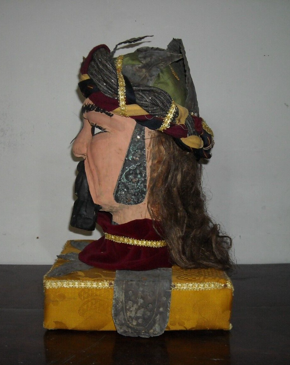 Re Marsilio: Scultura E Testa Di Pupo Del Folklore Siciliano
