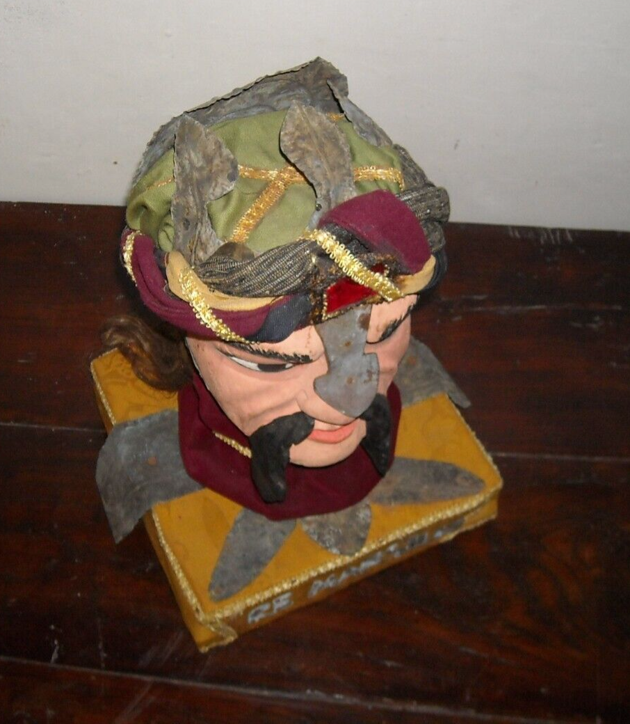 Re Marsilio: Scultura E Testa Di Pupo Del Folklore Siciliano