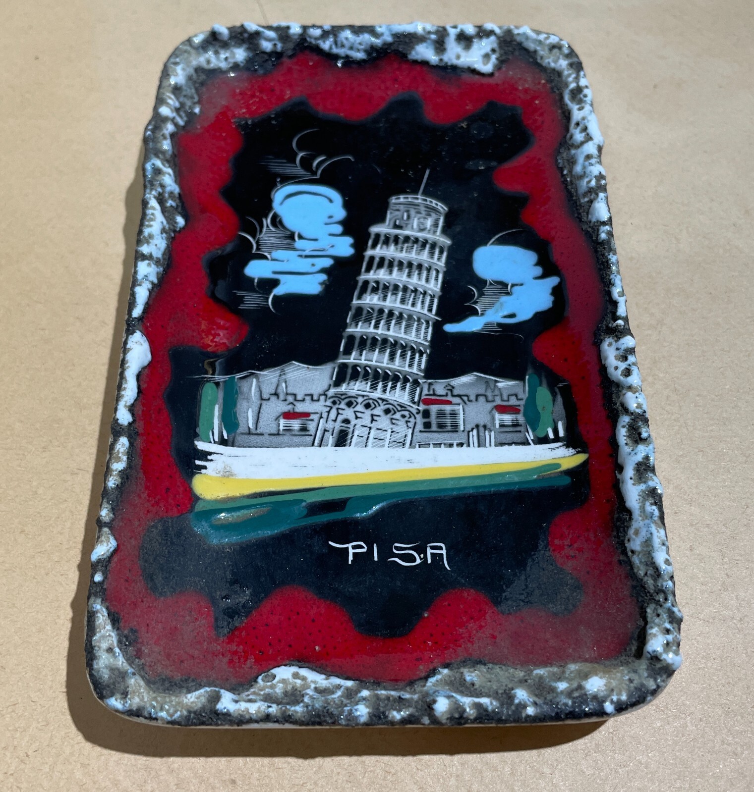 Arti Decorative Del '900: Piccolo Vassoio In Ceramica SAM Con Veduta Di Pisa