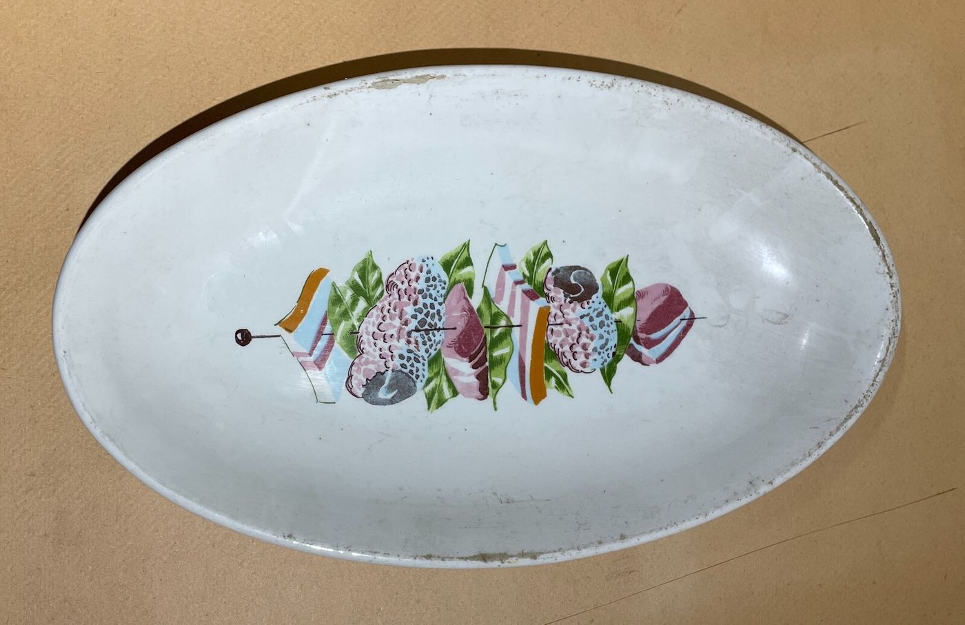 Cucina: Piatto Ovale In Ceramica Con Spiedino Di Carni