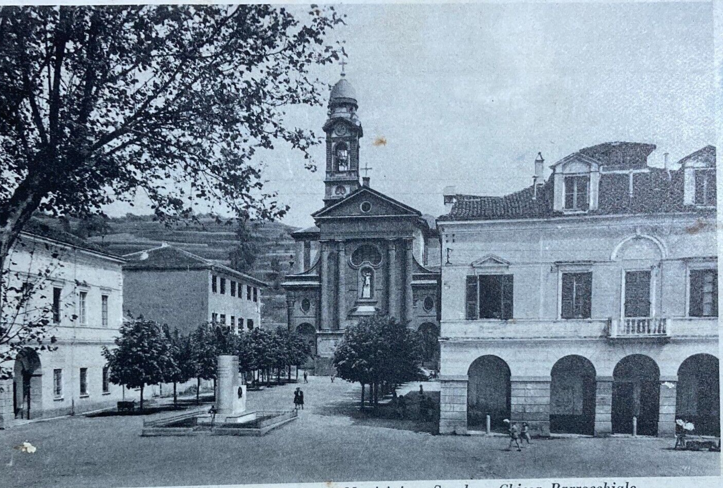 Liguria, Savona, Carcare: Veduta Di Paese E Monumento Ai Caduti. Cartolina d'Epoca.