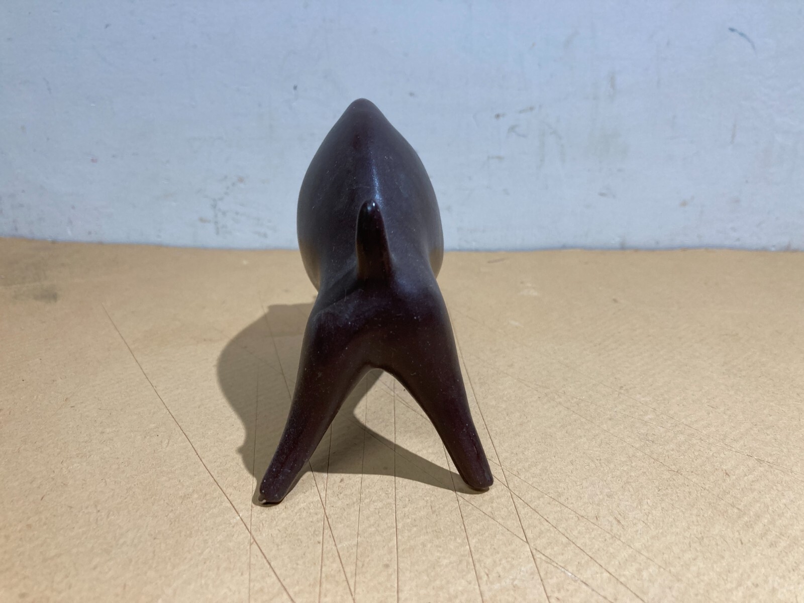 Stilizzata Figura Taurina In Ceramica Decorativa