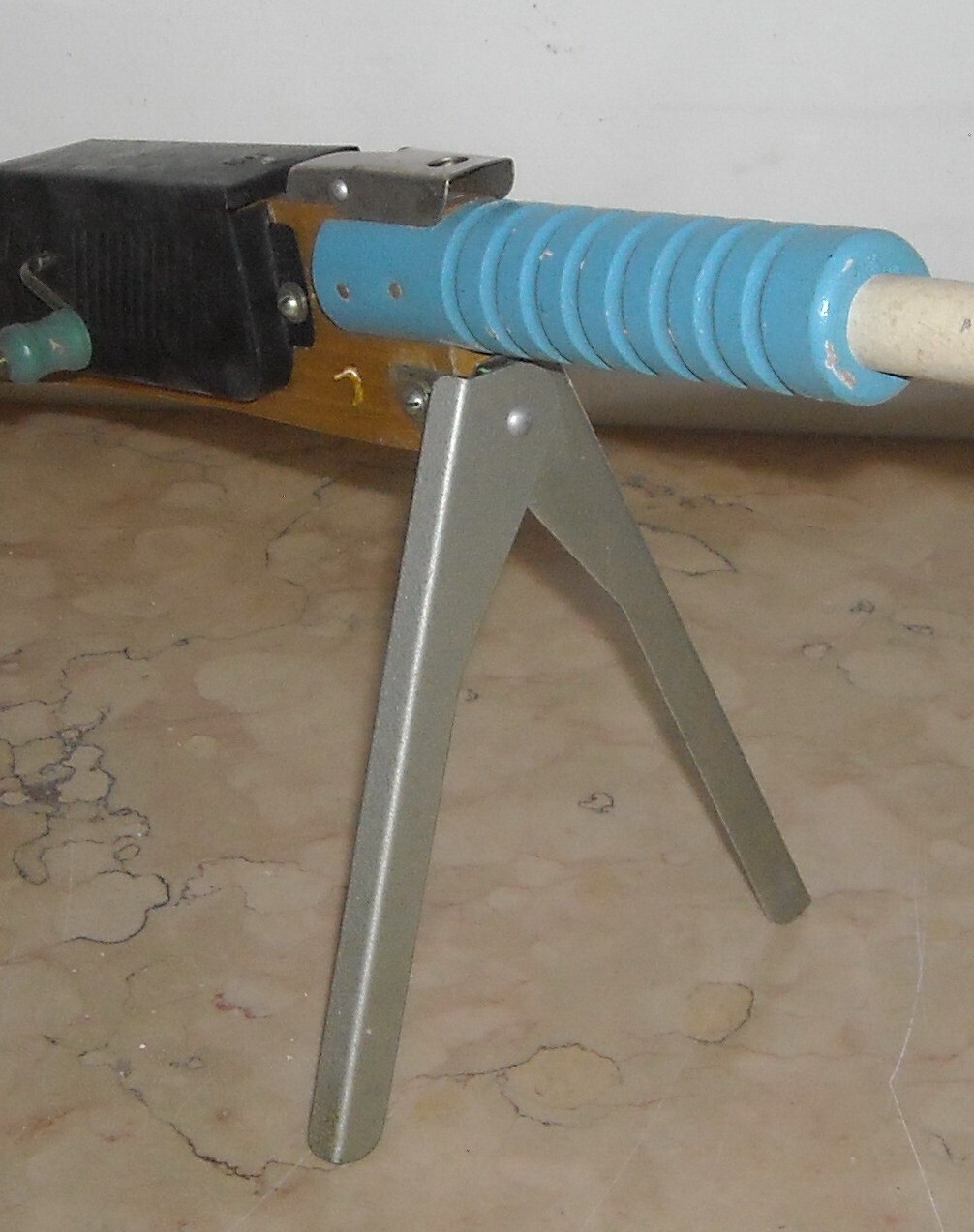 Fucile Giocattolo d'Epoca In Legno Policromo E Metallo