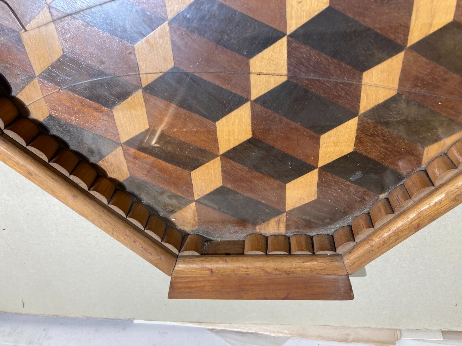 Grande Vassoio Dodecagonale In Legno Intarsiato Di Gusto Art Déco