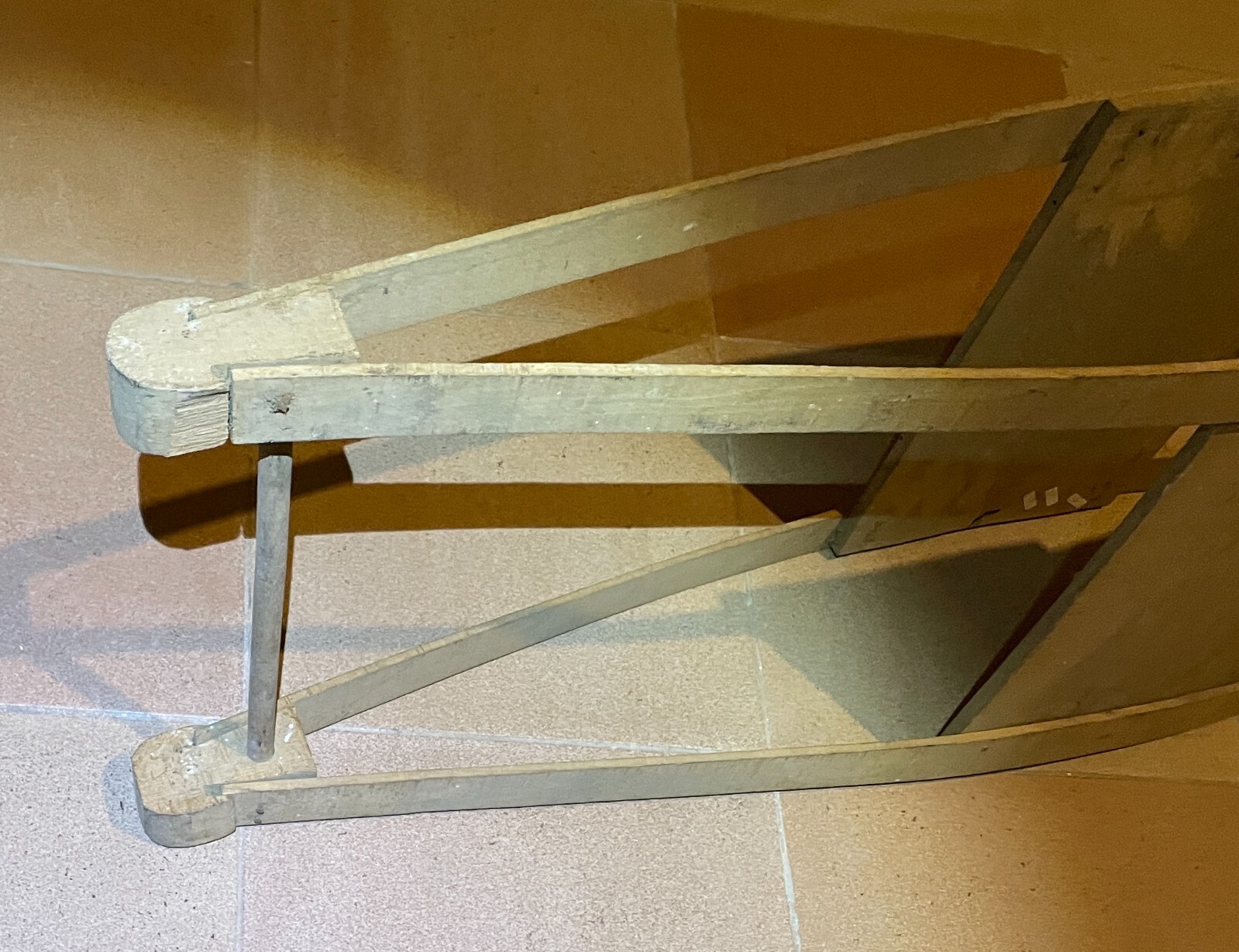 Artigianato Popolare: Antico Scaldaletto "monaco" In Legno Curvato
