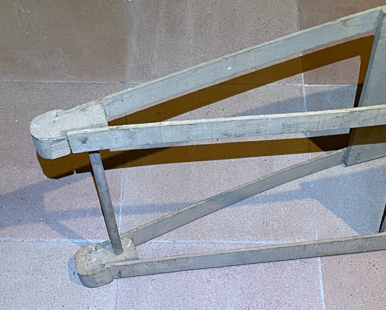 Artigianato Popolare: Antico Scaldaletto "monaco" In Legno Curvato